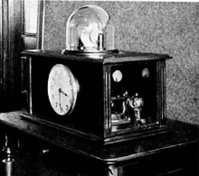 Quartz Clock Warren Marrison and J.W. Horton